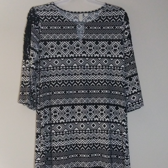 Tacera Lace 3/4 Sleeve Keyhole  Dress - Picture 3 of 3